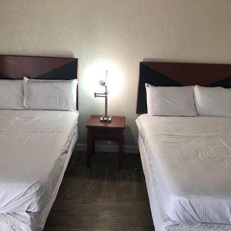 Travel Inn Petersburg Extérieur photo