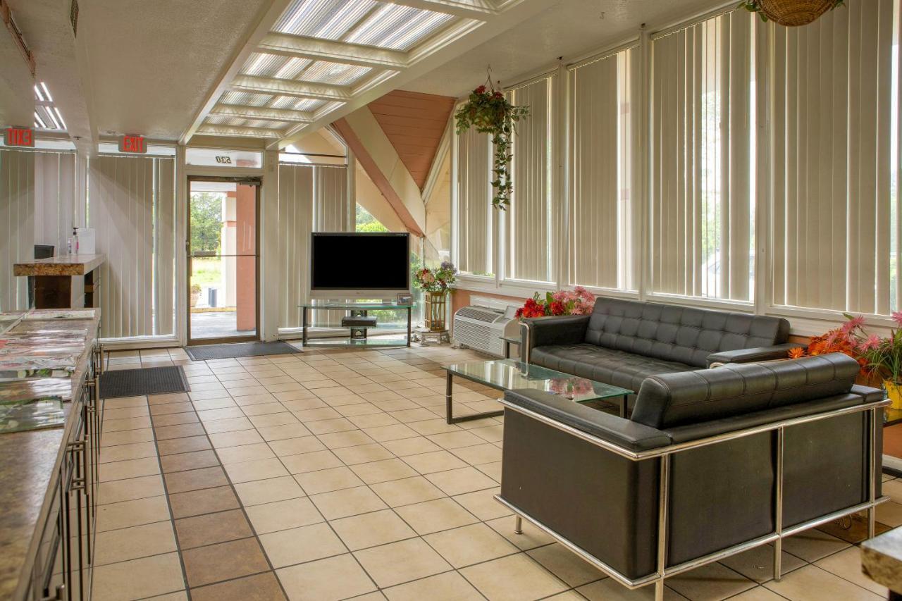 Travel Inn Petersburg Extérieur photo