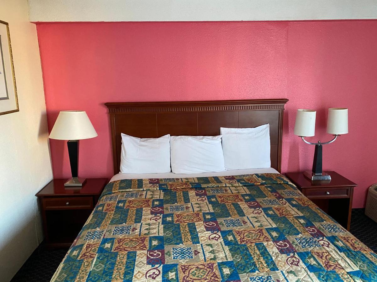 Travel Inn Petersburg Extérieur photo