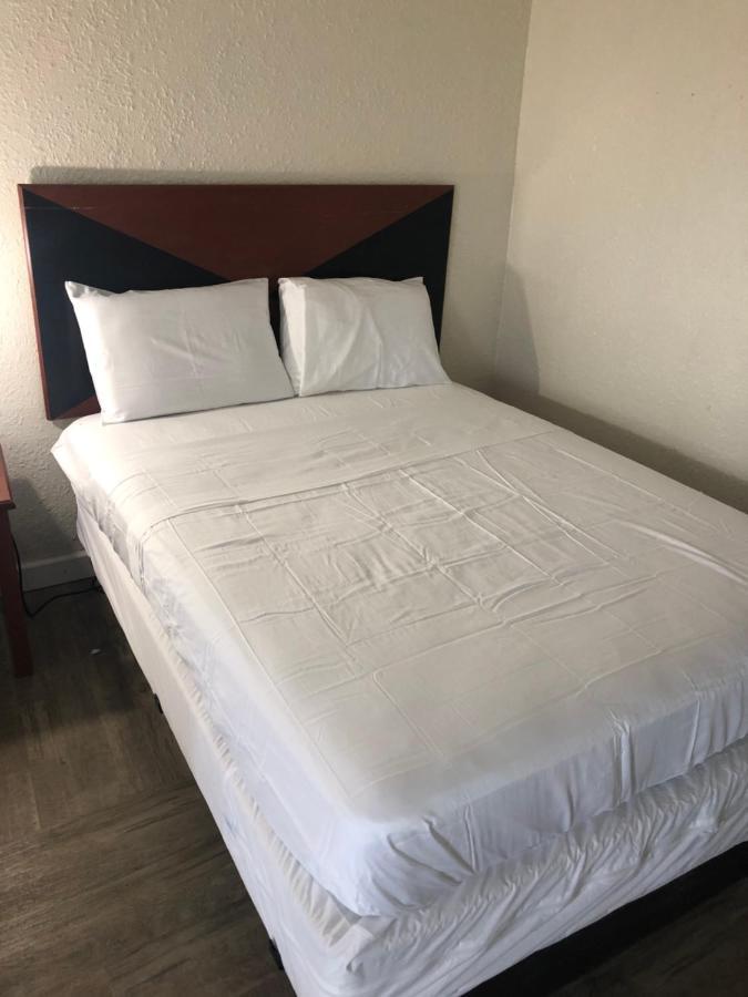 Travel Inn Petersburg Extérieur photo
