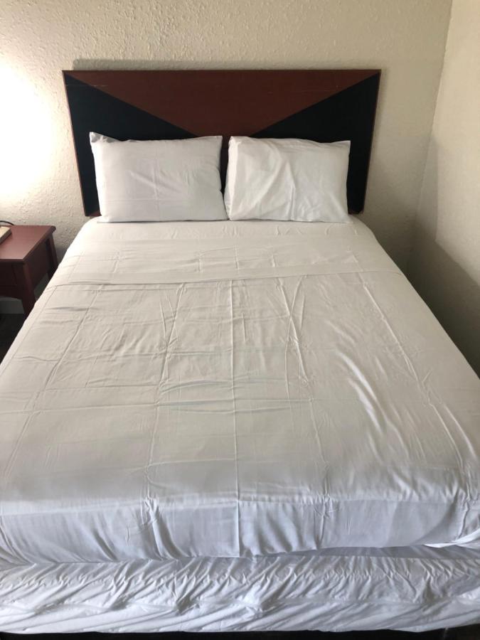 Travel Inn Petersburg Extérieur photo