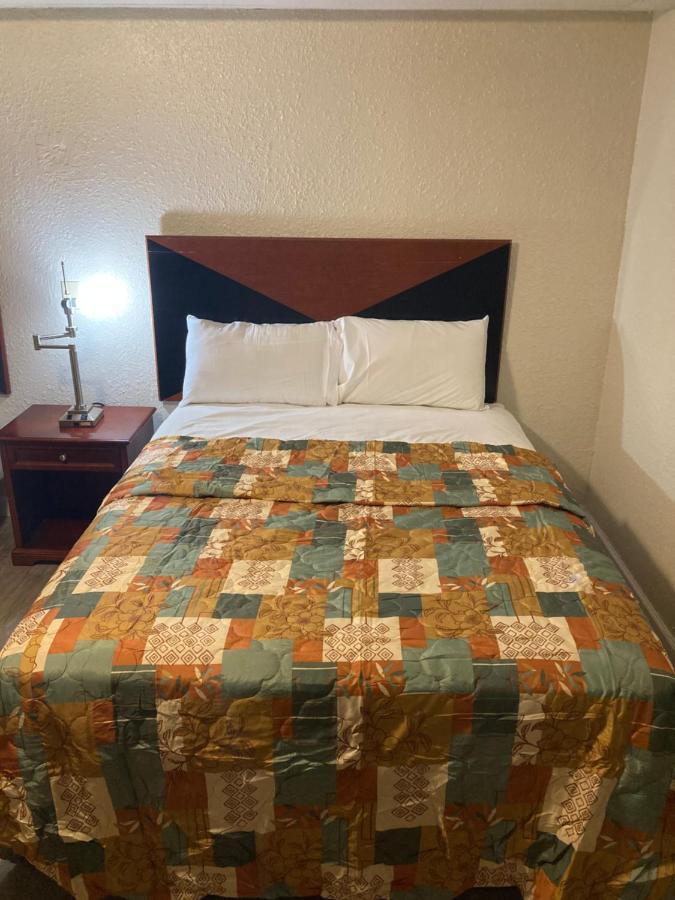 Travel Inn Petersburg Extérieur photo