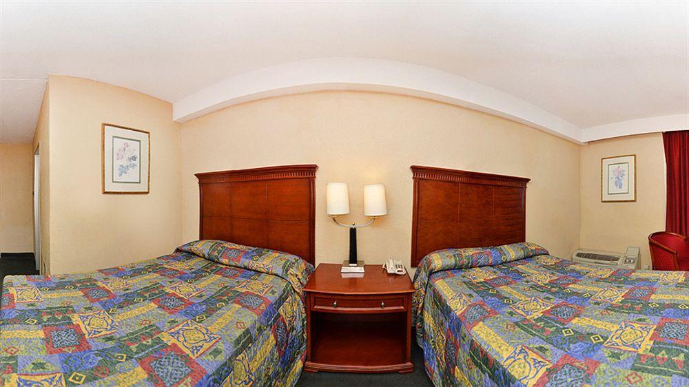 Travel Inn Petersburg Extérieur photo
