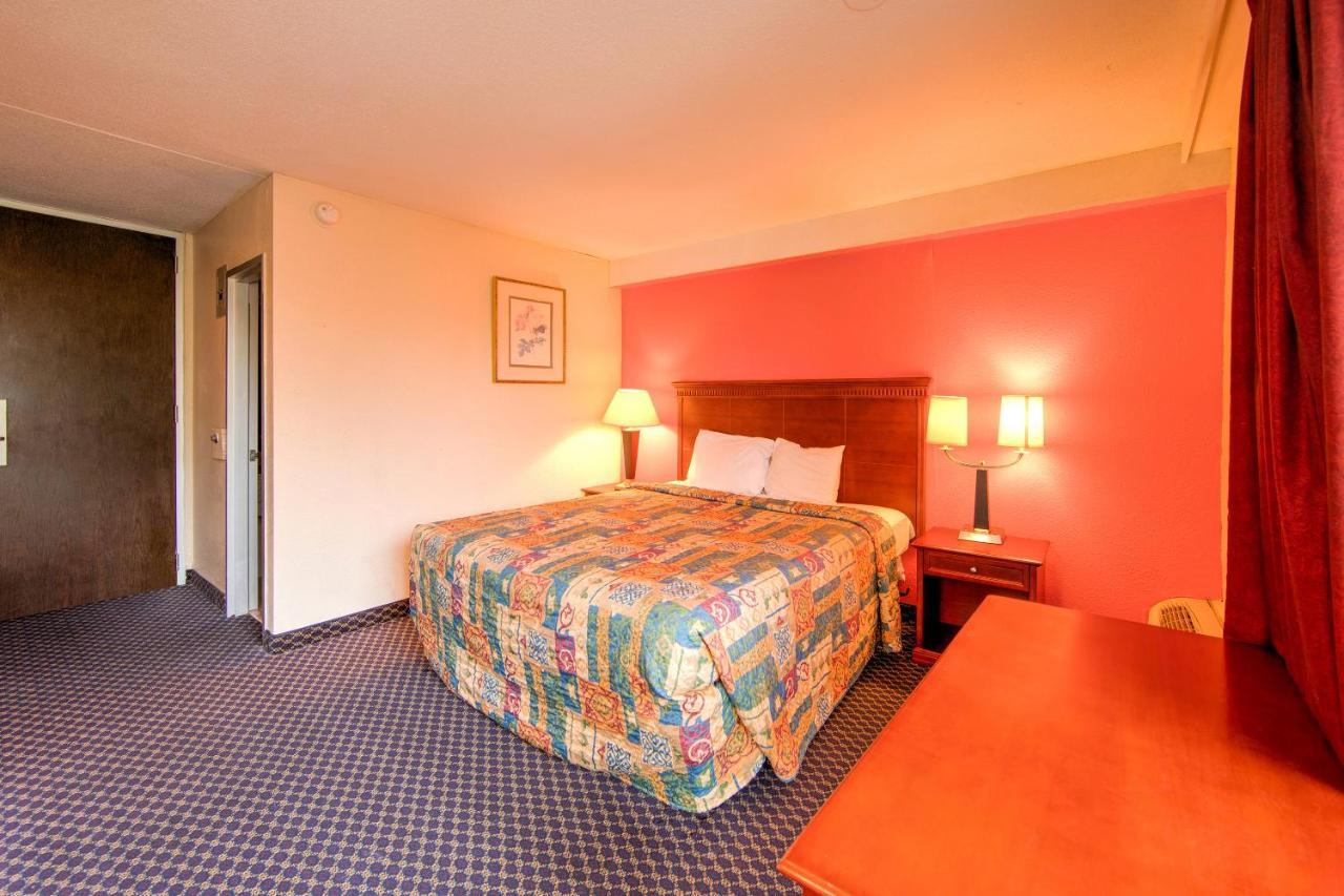 Travel Inn Petersburg Extérieur photo