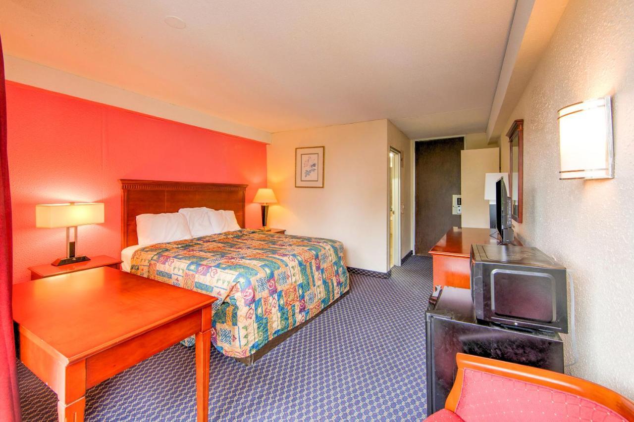 Travel Inn Petersburg Extérieur photo